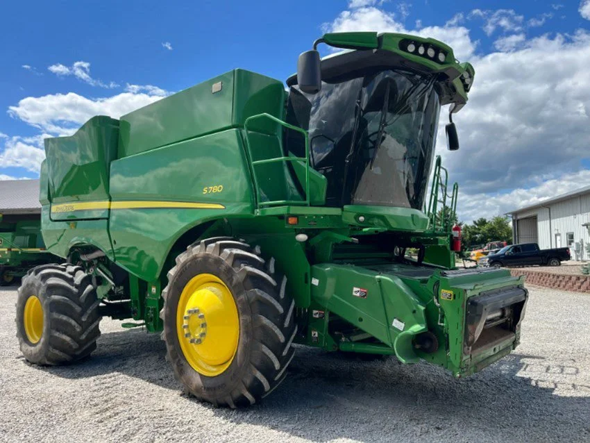 14713d121b822912d562a7249fc25781